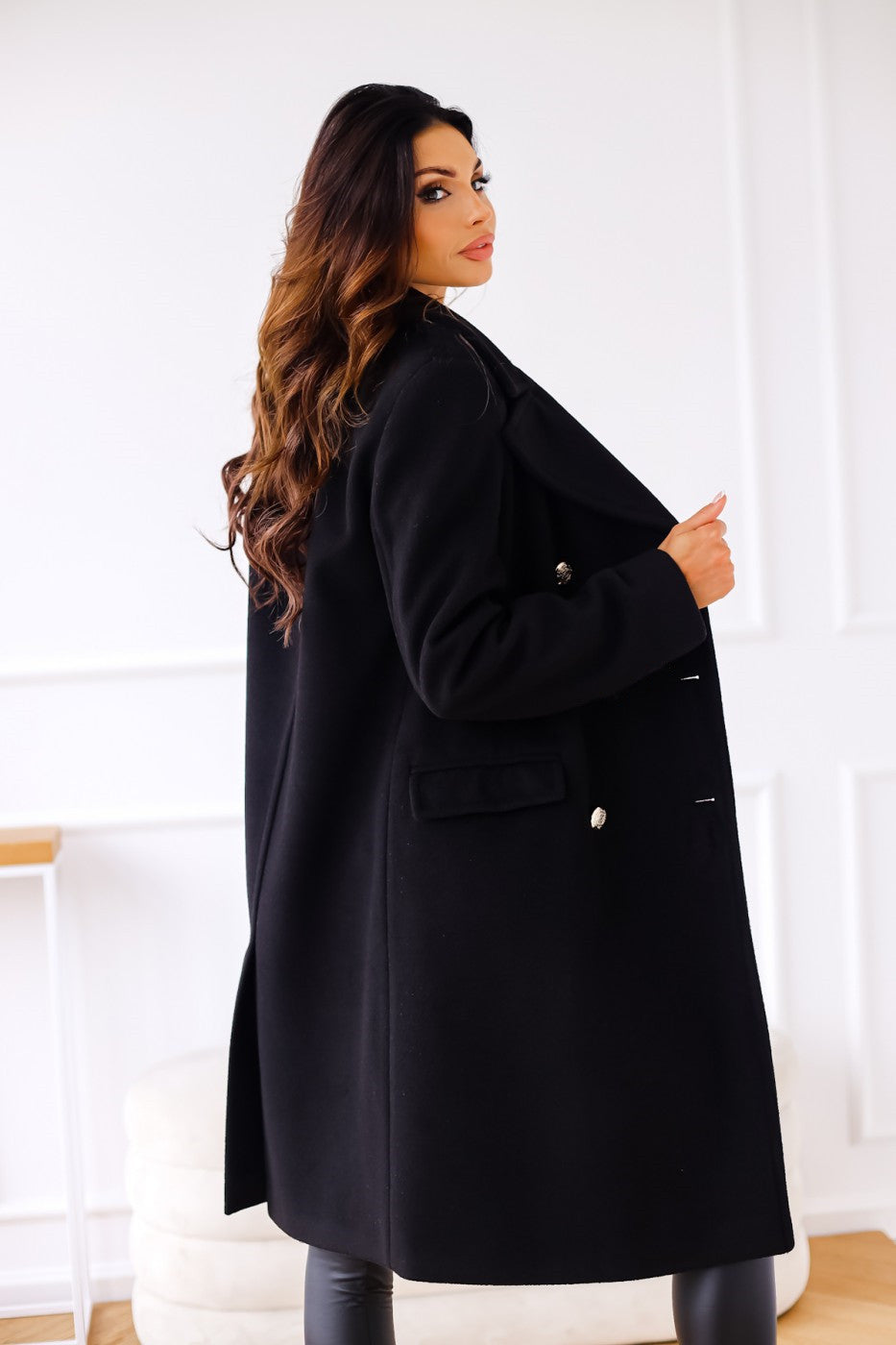 Chic Women's Double-Breasted Long Coat with Elegant Gold Button Accents - Stylish Outerwear for Every Occasion