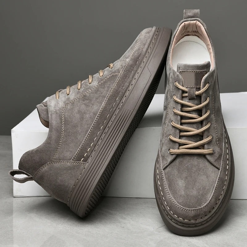 Men's Casual Lace-Up Sneakers with Contrast Sole & Raised Stitching - Stylish, Comfortable Footwear for Everyday Wear