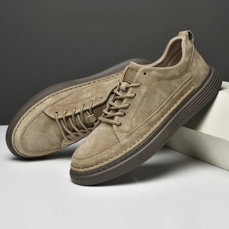 Men's Casual Lace-Up Sneakers with Contrast Sole & Raised Stitching - Stylish, Comfortable Footwear for Everyday Wear