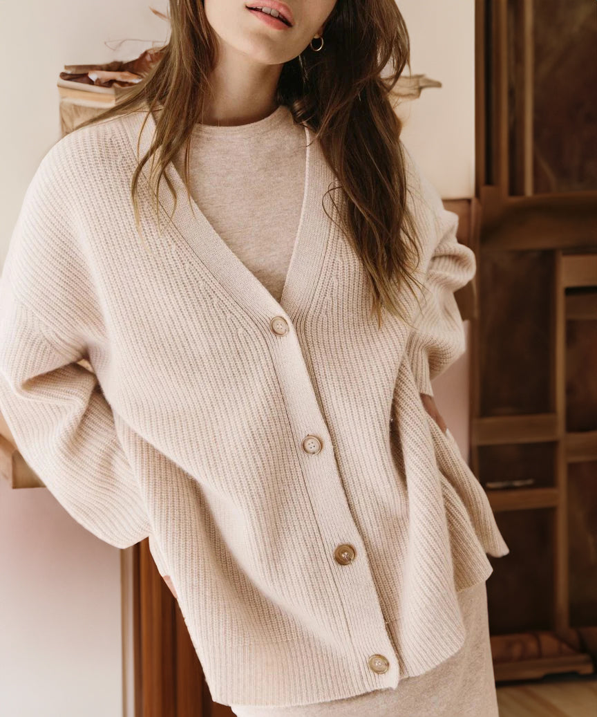 Cozy Women's Oversized Button Cardigan - Ribbed Knit Texture for Ultimate Comfort
