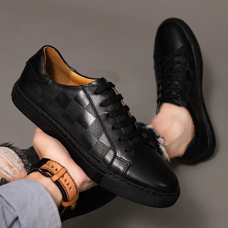 Men's Low-Top Lace-Up Sneakers with Stylish Contrast Sole - Comfortable Casual Footwear