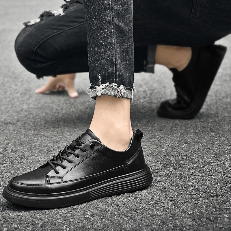 Men's Low-Top Sneakers - Stylish Tonal Stitching & Secure Lace-Up Closure for Comfort & Versatility