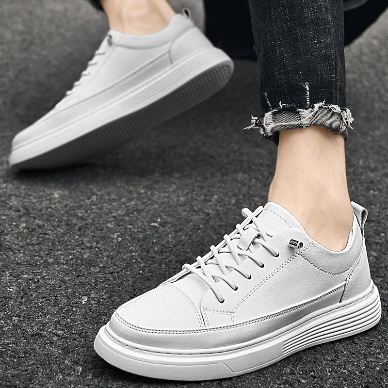 Men's Low-Top Sneakers - Stylish Tonal Stitching & Secure Lace-Up Closure for Comfort & Versatility