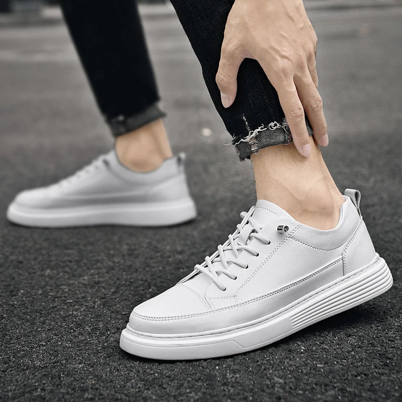 Men's Low-Top Sneakers - Stylish Tonal Stitching & Secure Lace-Up Closure for Comfort & Versatility