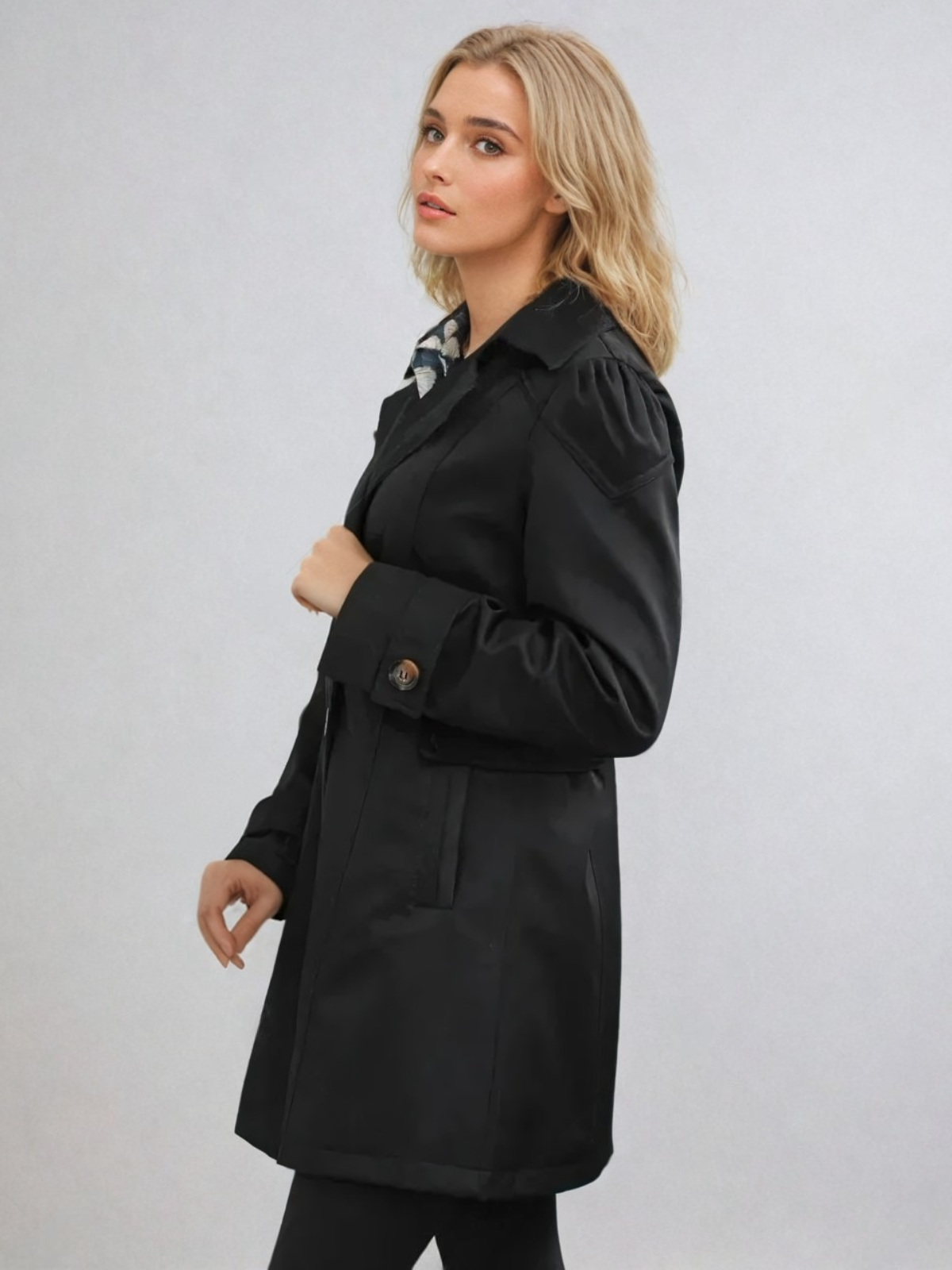 Elegant Women's Trench Coat - Stylish Outerwear for Every Occasion