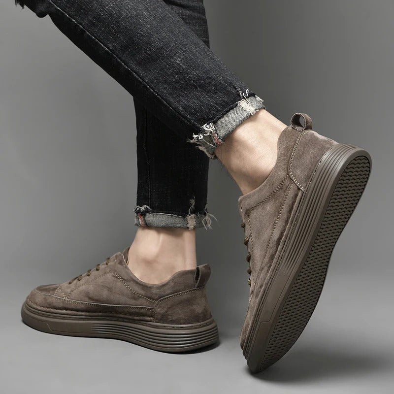 Men's Casual Lace-Up Sneakers with Contrast Sole & Raised Stitching - Stylish, Comfortable Footwear for Everyday Wear