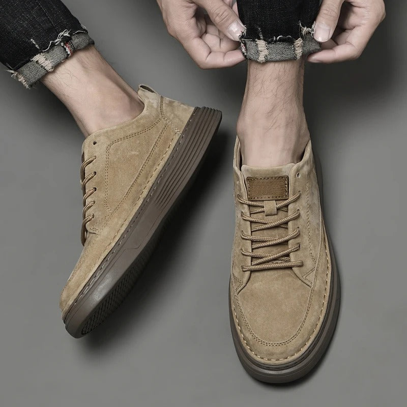 Men's Casual Lace-Up Sneakers with Contrast Sole & Raised Stitching - Stylish, Comfortable Footwear for Everyday Wear