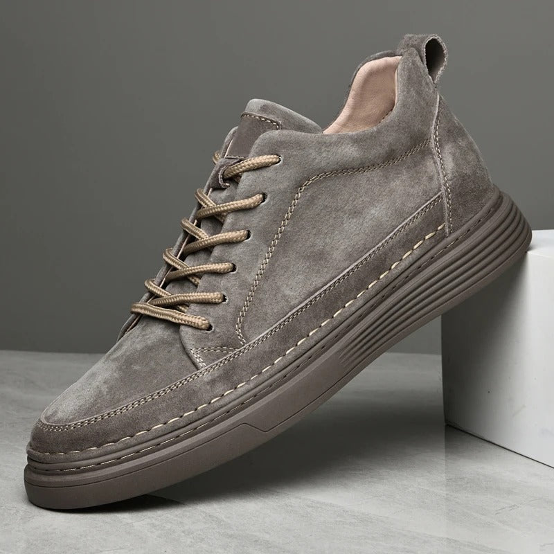Men's Casual Lace-Up Sneakers with Contrast Sole & Raised Stitching - Stylish, Comfortable Footwear for Everyday Wear