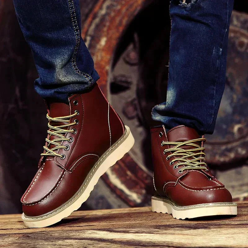 Men's Casual Lace-Up Moc Toe Boots with Rugged Sole for Street Style Comfort and Durability