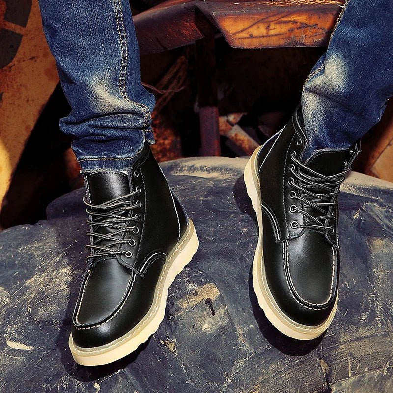 Men's Casual Lace-Up Moc Toe Boots with Rugged Sole for Street Style Comfort and Durability