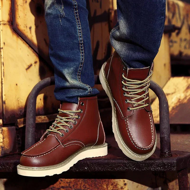 Men's Casual Lace-Up Moc Toe Boots with Rugged Sole for Street Style Comfort and Durability