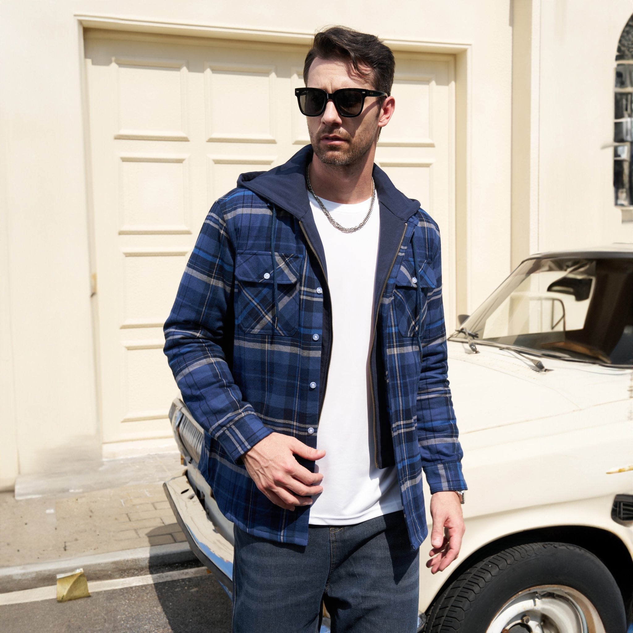 Men's Flannel Jacket with Removable Hood - 5 Pocket Design for Ultimate Comfort and Style