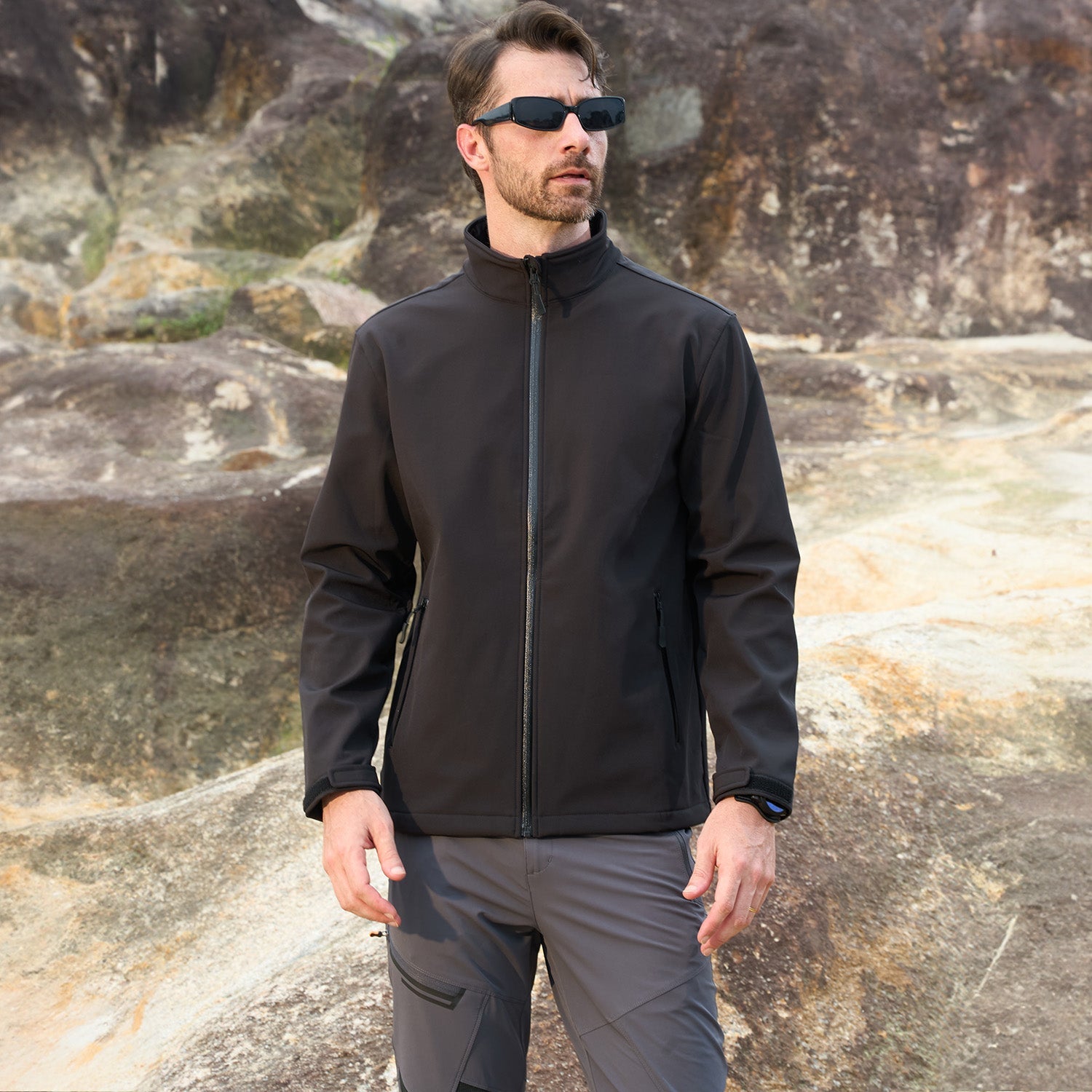 Men's Waterproof & Windproof Fleece-Lined Softshell Jacket - Ultimate Comfort & Protection