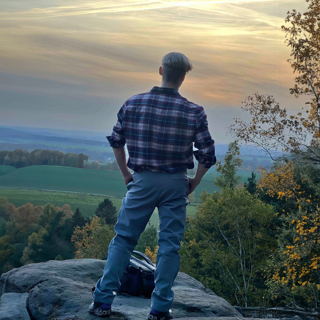 Men's Water-Resistant Fleece-Lined Ski Pants with 4 Zip Pockets - Ultimate Comfort & Warmth for Winter Sports