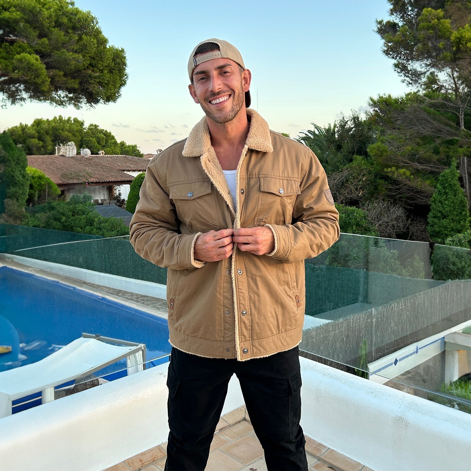 Men's Sherpa Lined Jacket with Multiple Pockets - Warm, Stylish & Functional Outerwear